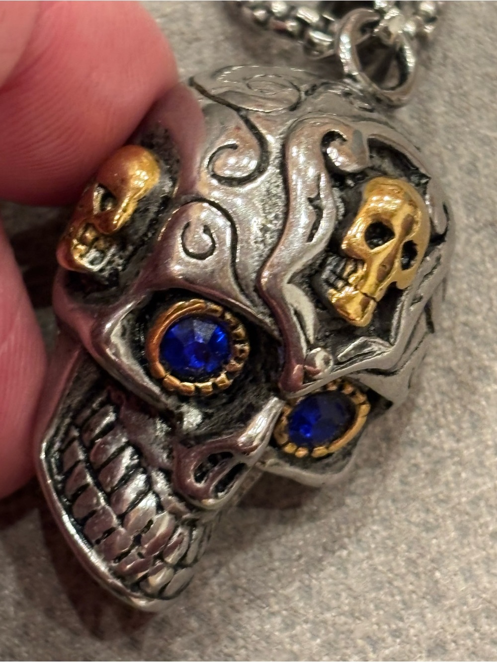 Stainless steel Skull Pendant Necklace with Blue Crystal Eyes - Picture 6 of 7